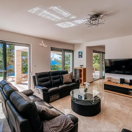 Neptune Starigrad Paklenica