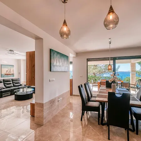 Neptune Feriehus Starigrad Paklenica