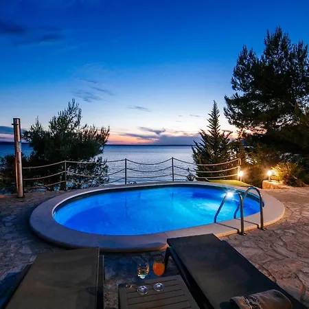 Neptune Feriehus Starigrad Paklenica