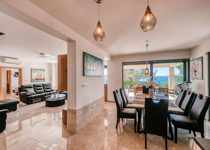 Neptune Дом отдыха Стариград-Пакленица